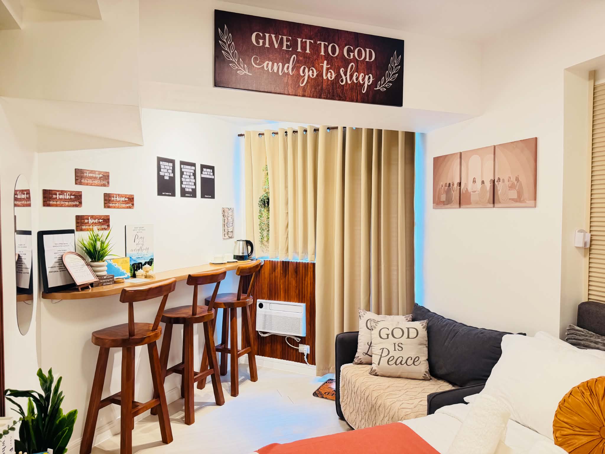 Suite Overview Nook